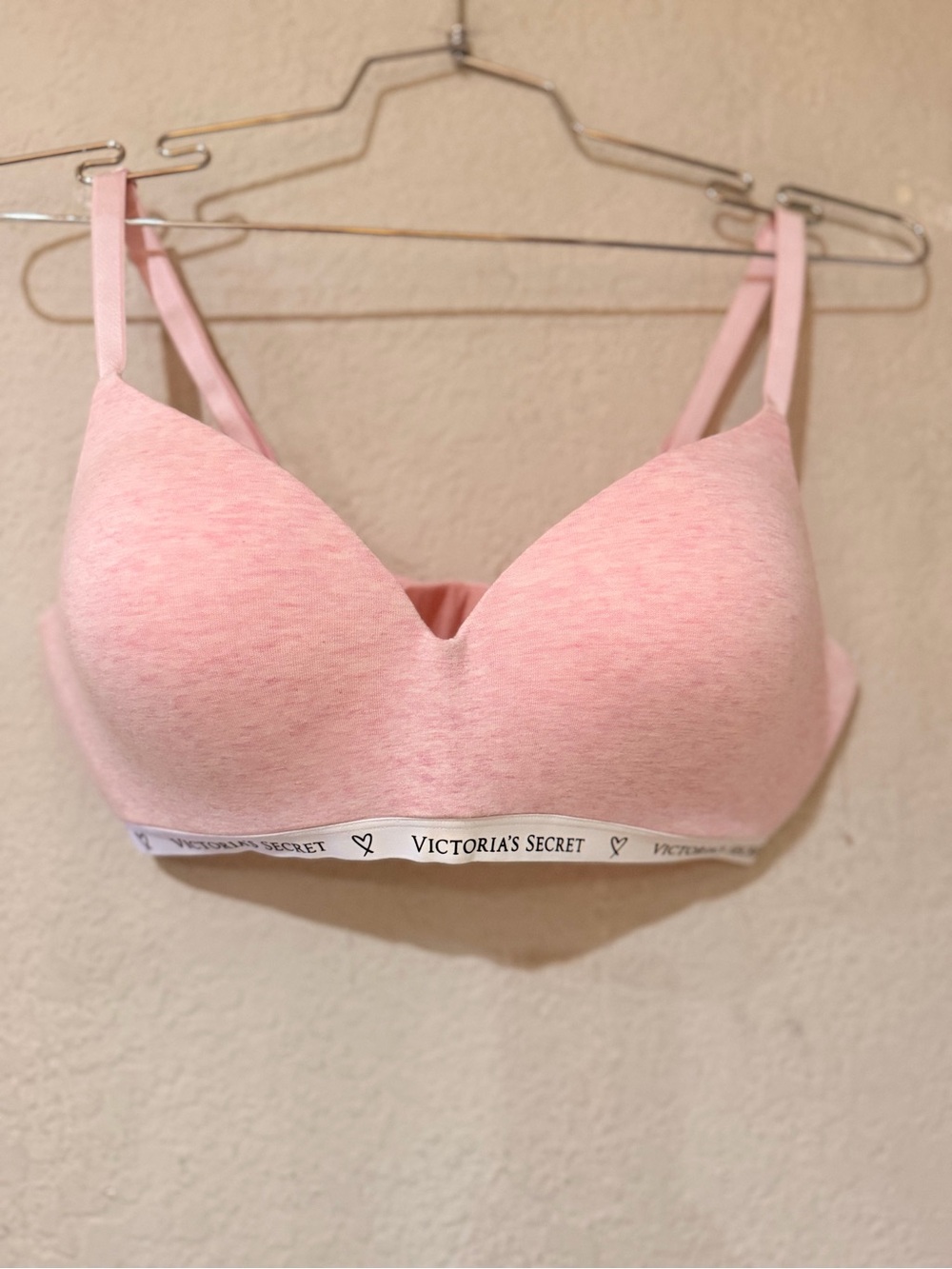 Victoria secret Soft Pink Bra 38D soft pink lovely bra cozy all day
